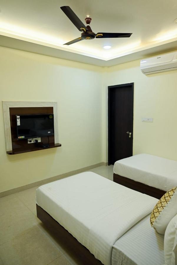 Hotel Golden Bliss โบปาล ภายนอก รูปภาพ