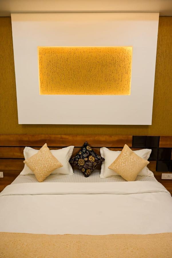Hotel Golden Bliss โบปาล ภายนอก รูปภาพ