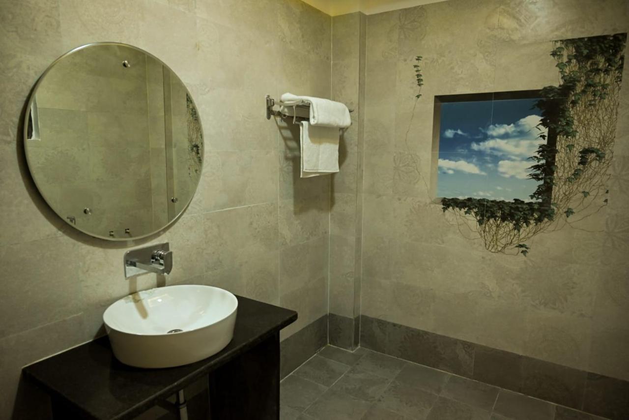 Hotel Golden Bliss โบปาล ภายนอก รูปภาพ