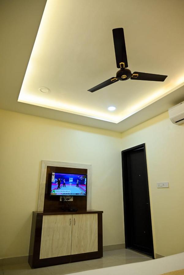 Hotel Golden Bliss โบปาล ภายนอก รูปภาพ