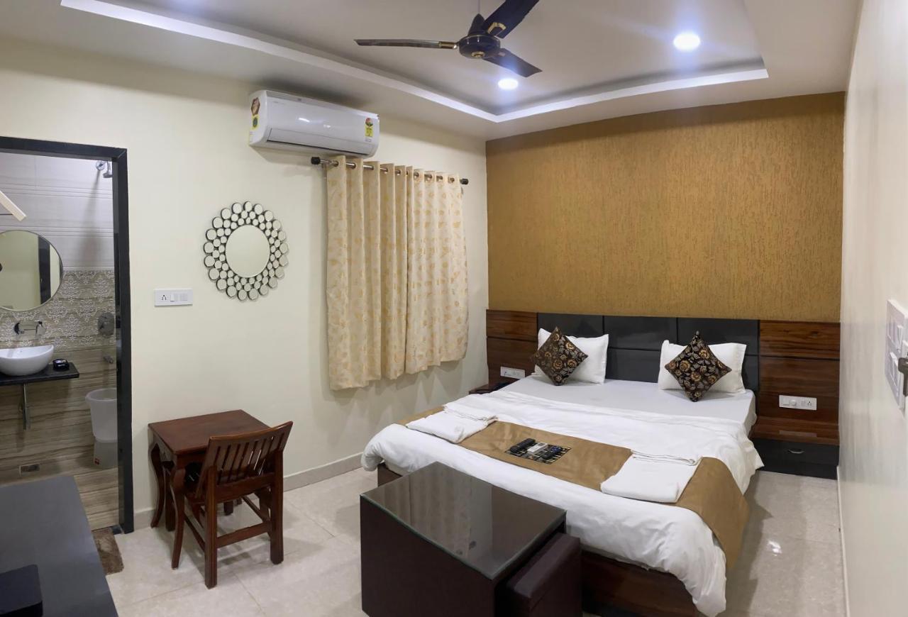 Hotel Golden Bliss โบปาล ภายนอก รูปภาพ