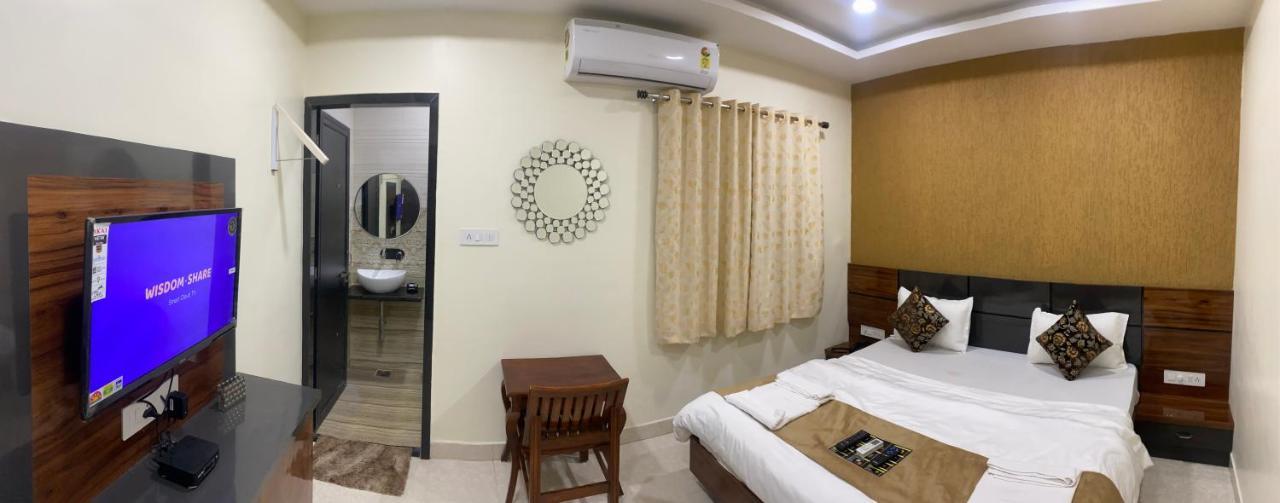 Hotel Golden Bliss โบปาล ภายนอก รูปภาพ