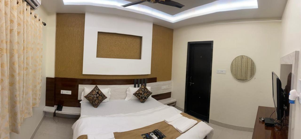 Hotel Golden Bliss โบปาล ภายนอก รูปภาพ